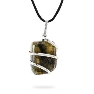 Handmade Labradorite Crystal Pendant Necklace with Ethically Sourced Gemstones
